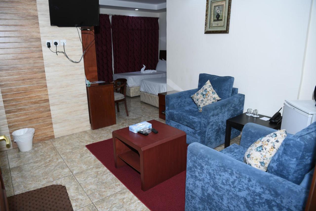 Continental Suite Farwaniya Кувейт Екстериор снимка