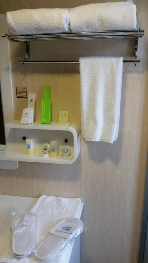 Continental Suite Farwaniya Кувейт Екстериор снимка