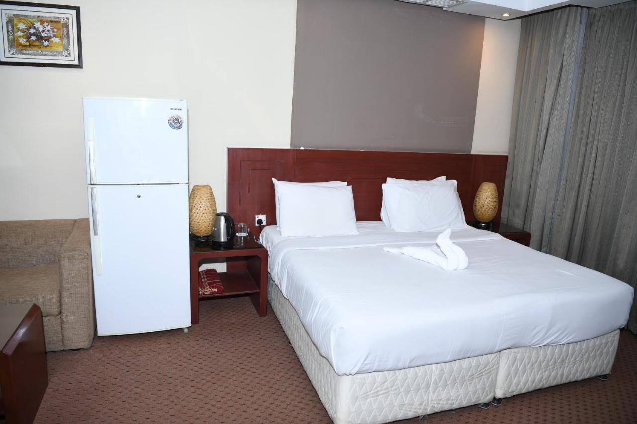 Continental Suite Farwaniya Кувейт Екстериор снимка