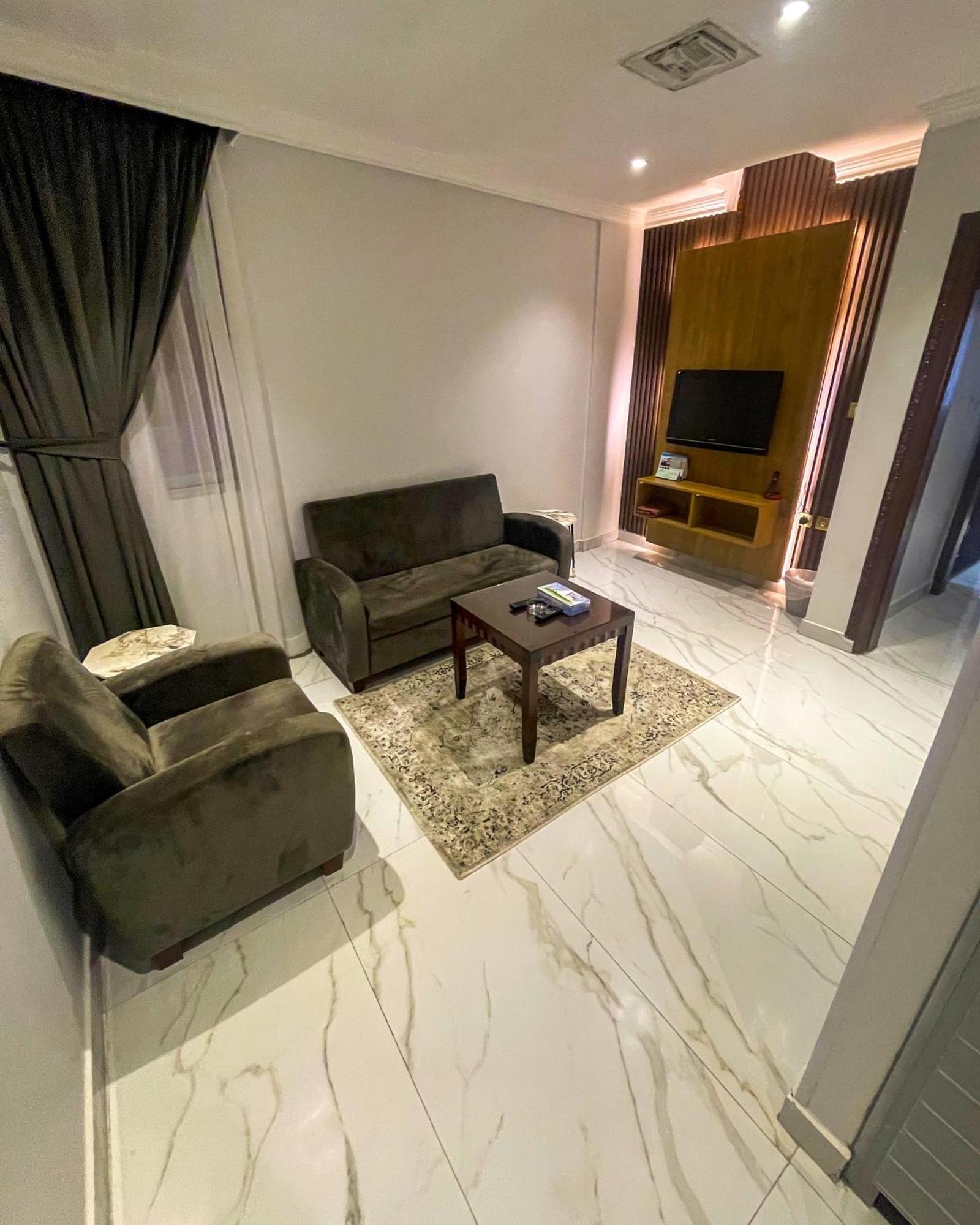 Continental Suite Farwaniya Кувейт Екстериор снимка