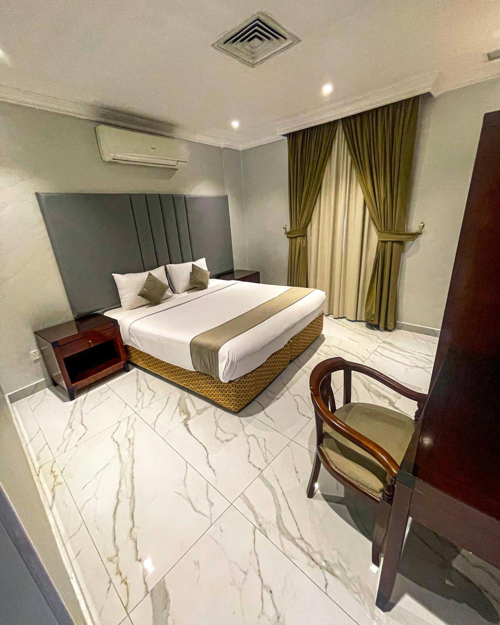 Continental Suite Farwaniya Кувейт Екстериор снимка