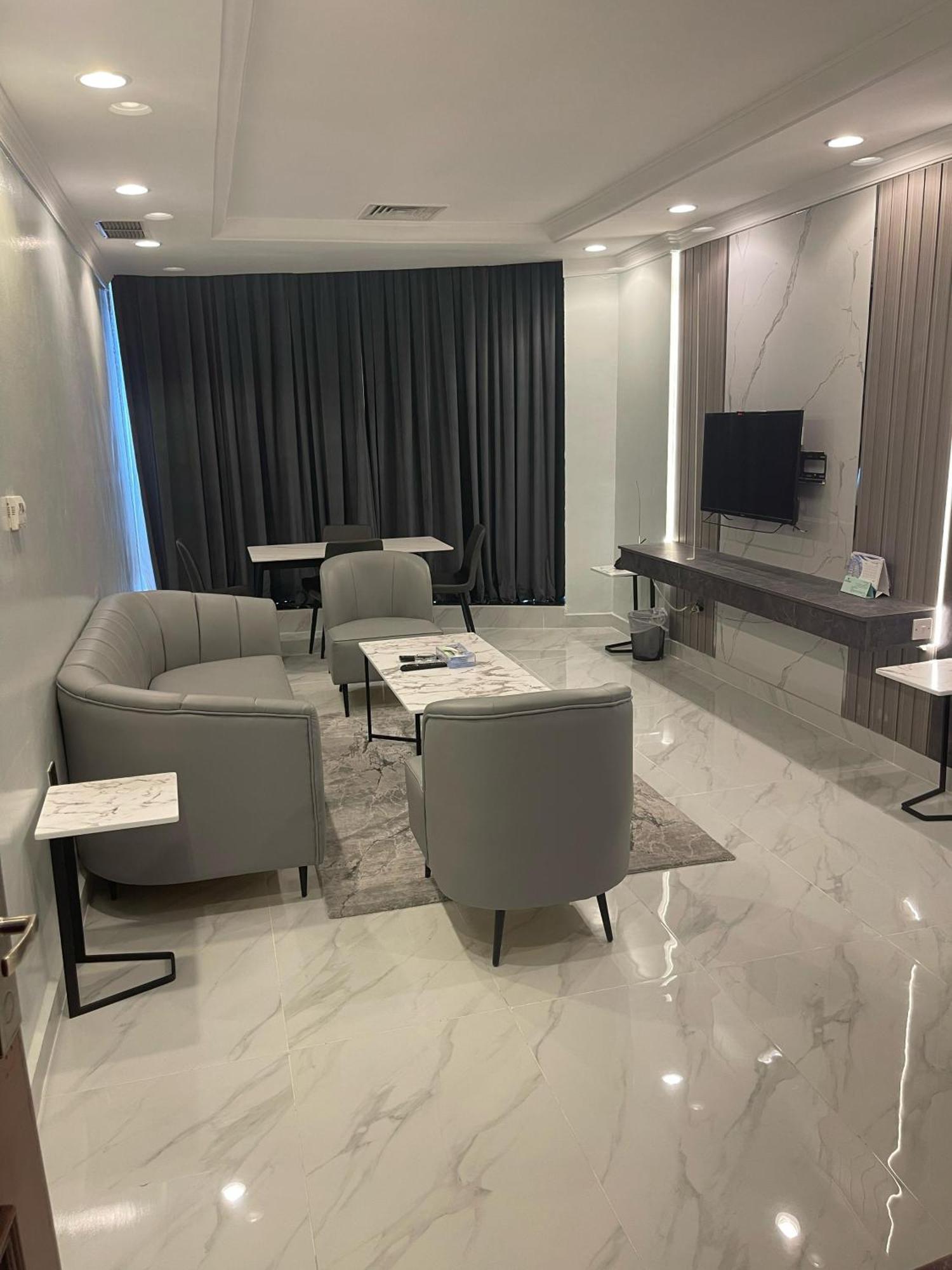 Continental Suite Farwaniya Кувейт Екстериор снимка