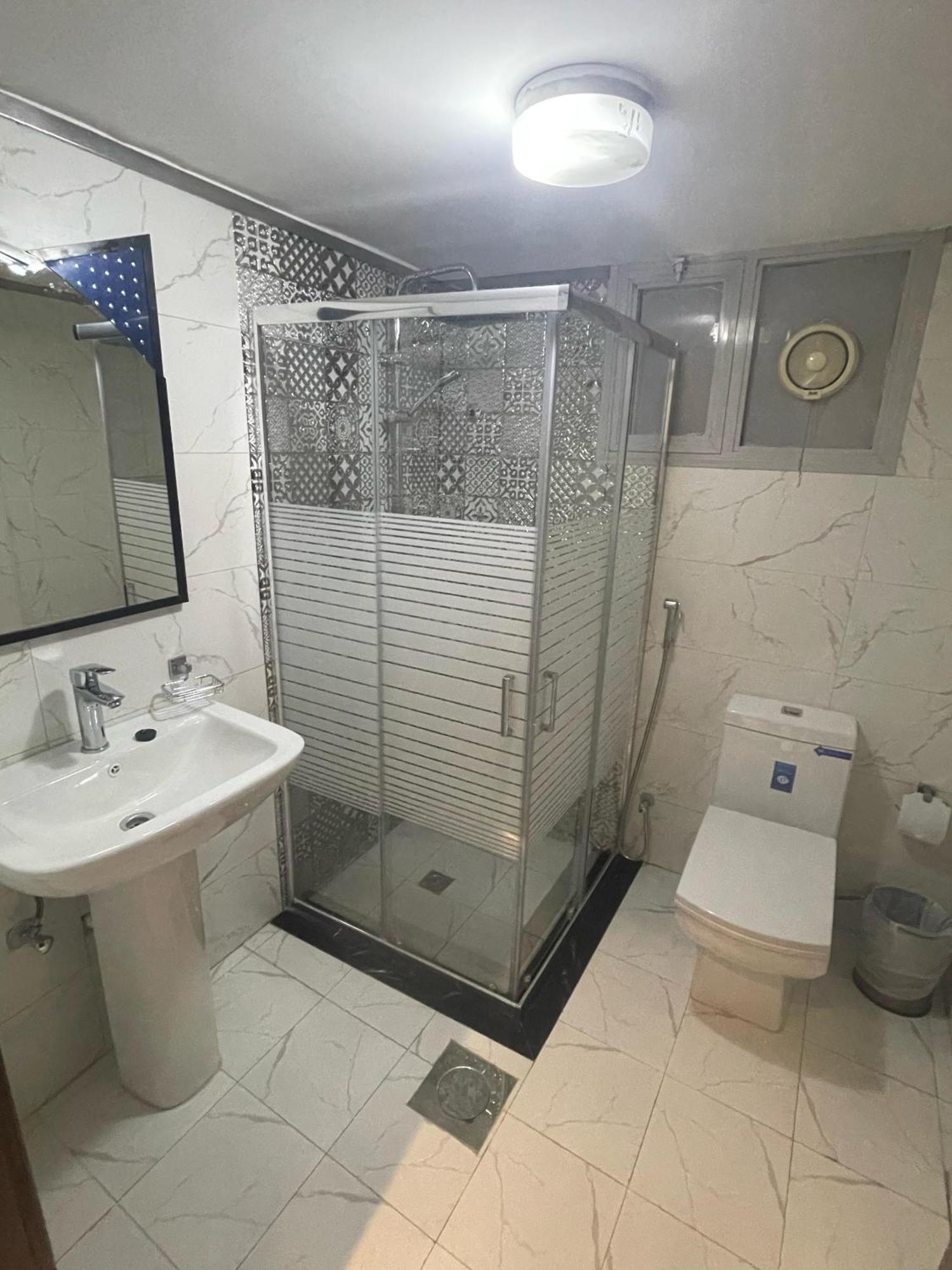 Continental Suite Farwaniya Кувейт Екстериор снимка
