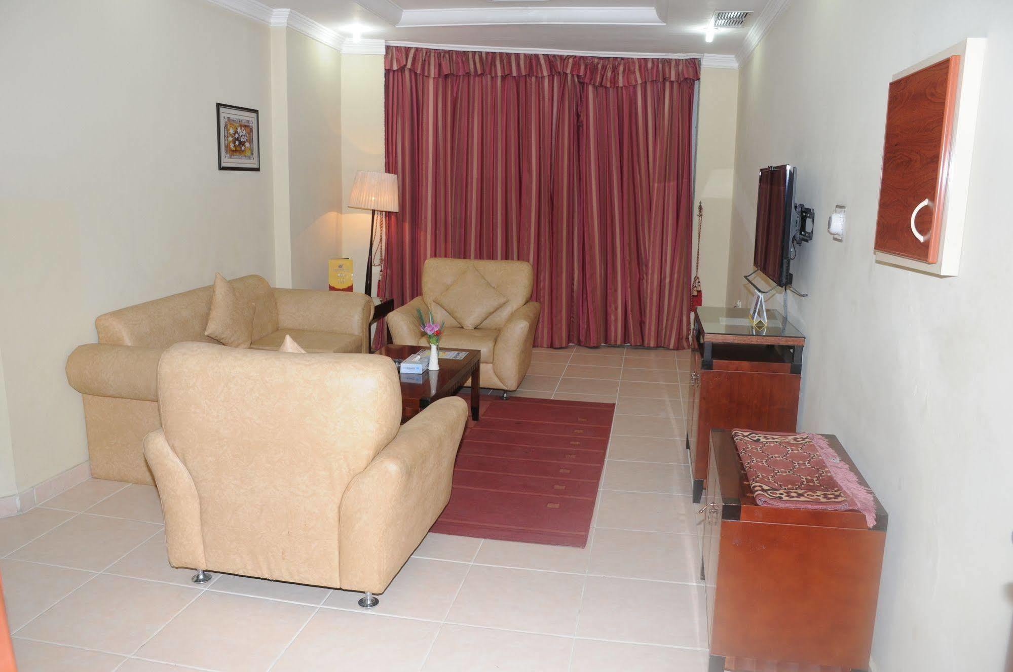 Continental Suite Farwaniya Кувейт Екстериор снимка
